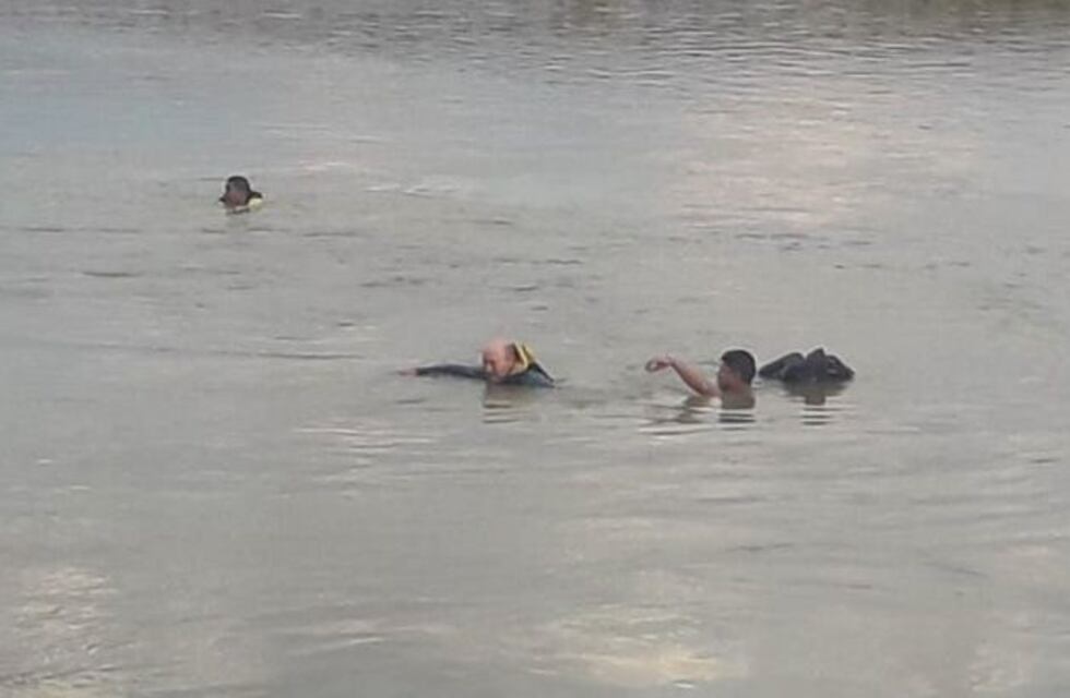 Desesperada búsqueda de dos niños de 11 años en las aguas del río Bermejo