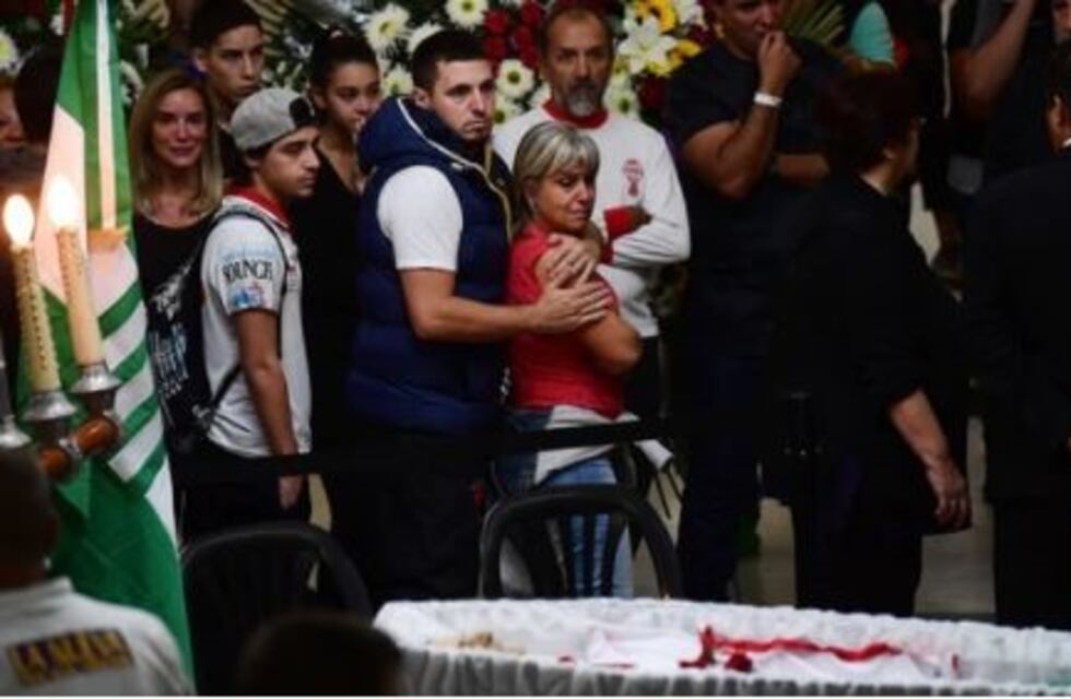 Despidieron los restos de René Houseman