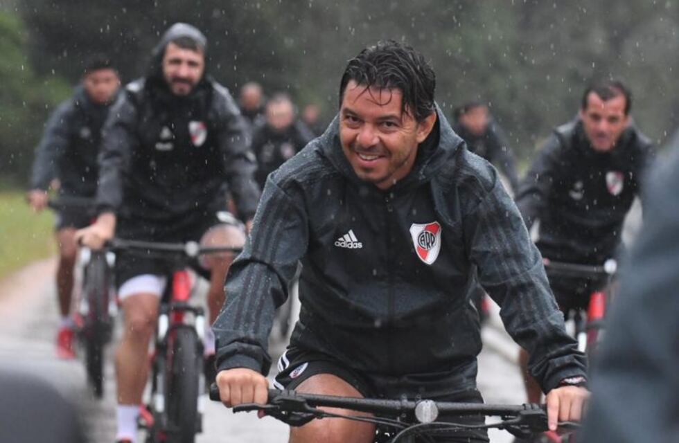 River inició su pretemporada en Punta del Este bajo una intensa lluvia