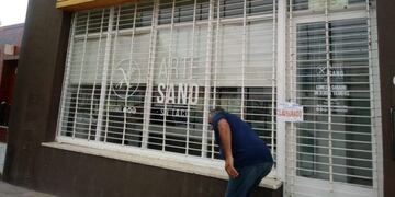 Clausuraron una panadería por presencia de insectos en la harina