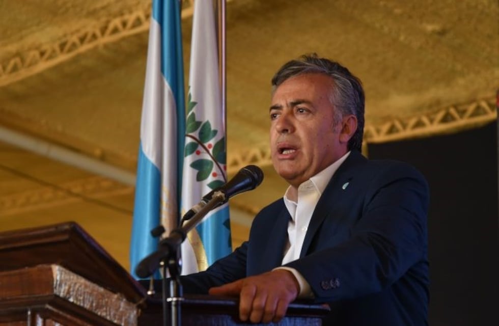 Cornejo intenta evitar que se le erosione la UCR en el año electoral