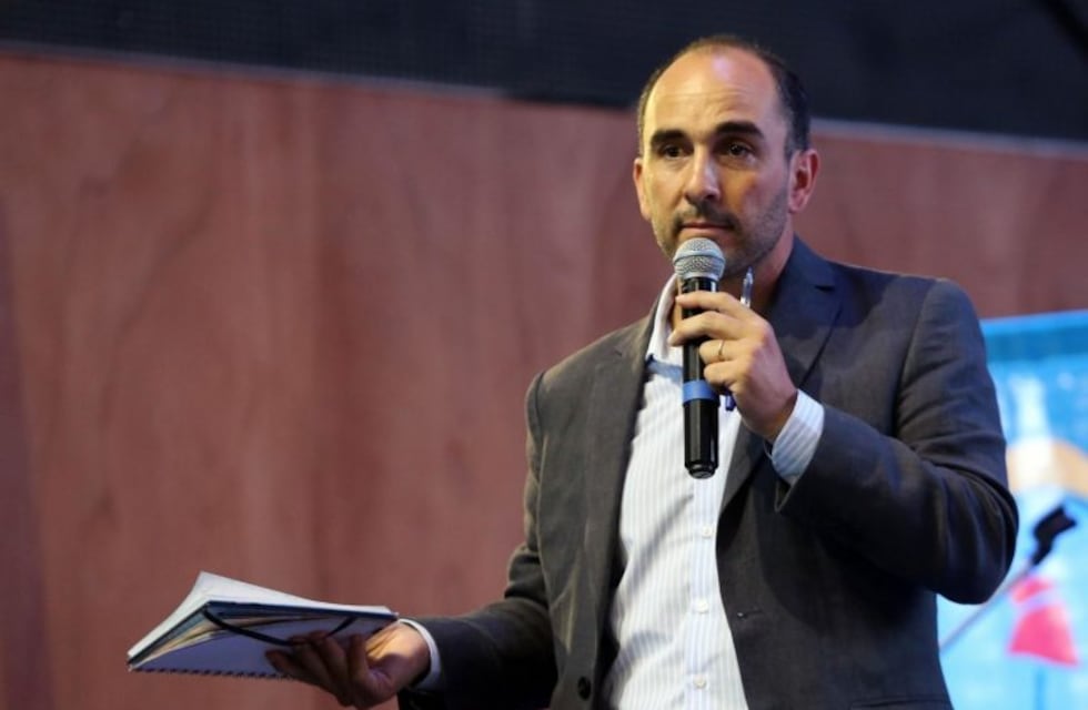 Notas escolares: Thomas respalda a docentes mendocinos ante la polémica