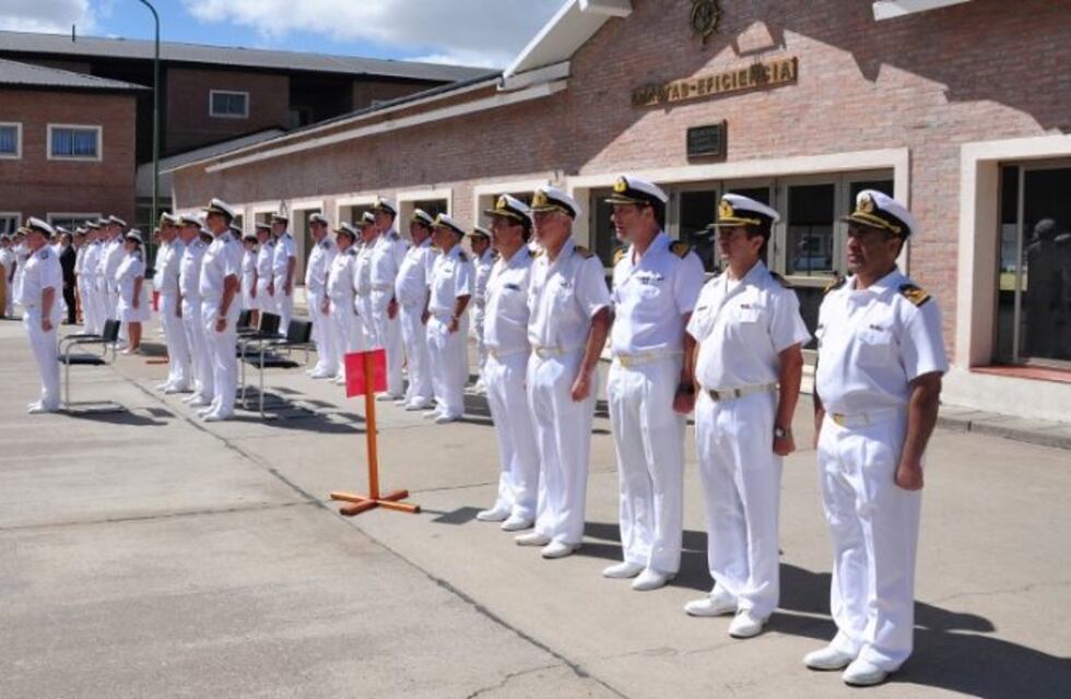 Puerto Belgrano: Despiden a Suboficiales de la Armada que pasan a retiro