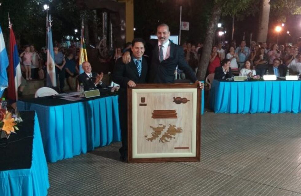 Después de 20 años y con mucha emoción Norberto Aguirre se despidió de la intendencia