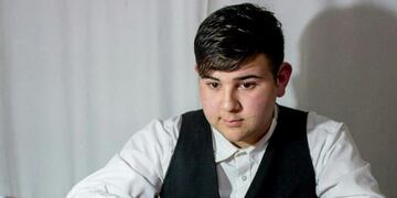 Campeón azuleño: tiene 17 y años y ganó un concurso internacional de magia