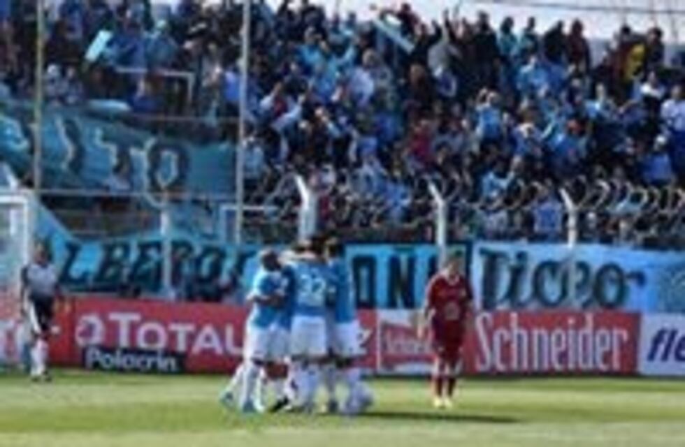 El Coloso de Cutral Có, como si fuera el Gigante