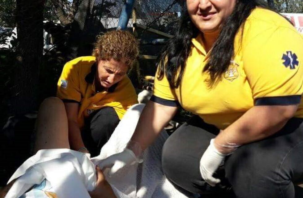 Tuvo un parto en la vía pública y la ayudaron municipales