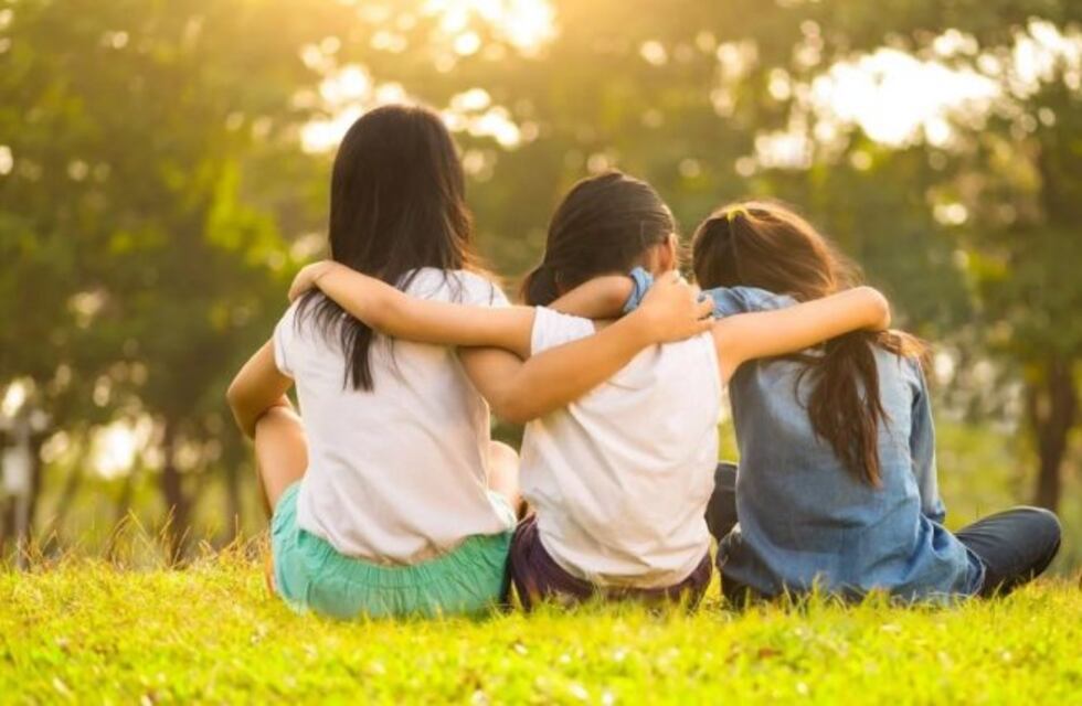 Más de 170 aspirantes para adoptar a tres hermanas santafesinas en el primer día de inscripción