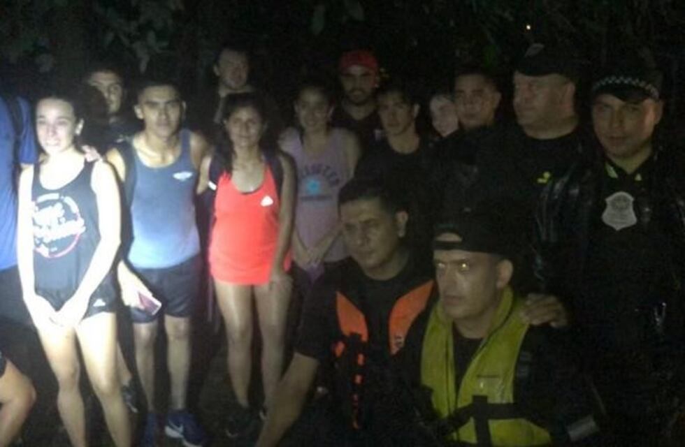 Tras estar tres horas varados en el funicular del cerro San Javier, 13 jóvenes fueron rescatados