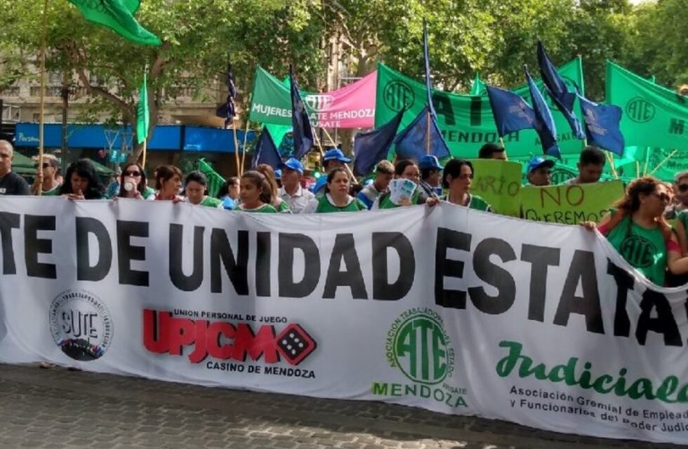 Movilización de gremios provocó cortes de tránsito en pleno Mendoza