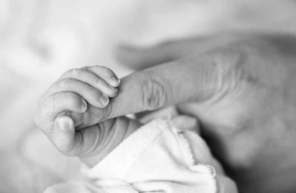 Policías fueron por heridos en un choque y terminaron asistiendo un parto en una casa