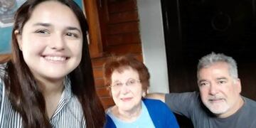 María tiene 95 años y votó en el Instituto Janssen de Posadas\u002E