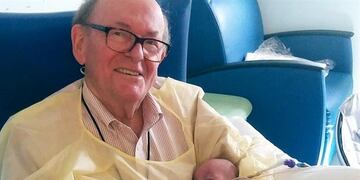David, el abuelo que cuida bebes prematuros\u002E