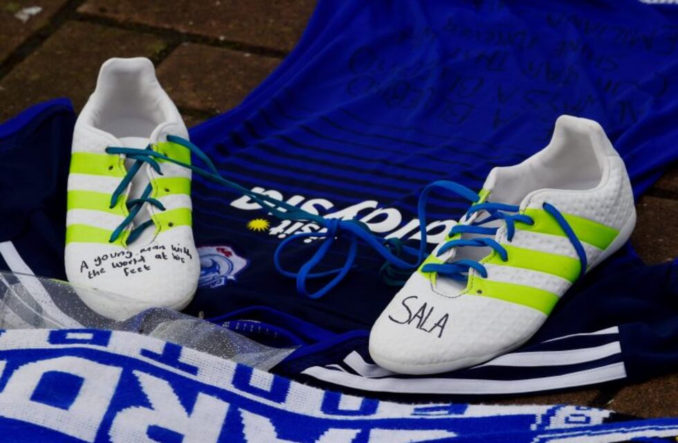 La familia de Emiliano Sala reunió 182.000 euros en una colecta y reanuda la búsqueda