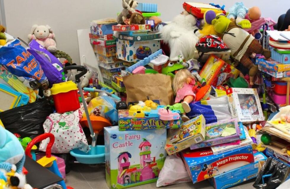 Para cosechar sonrisas en las fiestas, Ferro continúa la recolección de juguetes