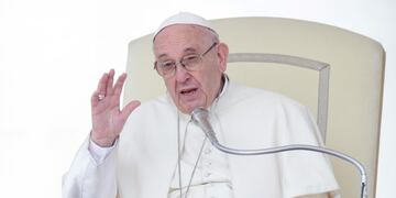 El papa Francisco habla el 11/04/2018 durante la tradicional Audiencia general de los miércoles en el Vaticano, Italia\u002E Foto: Evandro Inetti/ZUMA Wire/dpa +++ dpa-fotografia +++