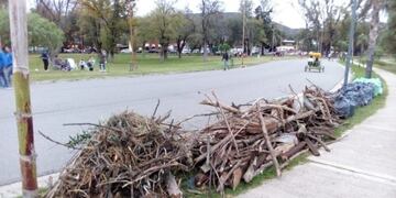 Limpieza del lago San Roque en Semana Santa