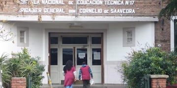Terror en Floresta por el asesinato de un joven a la salida de un colegio\u002E