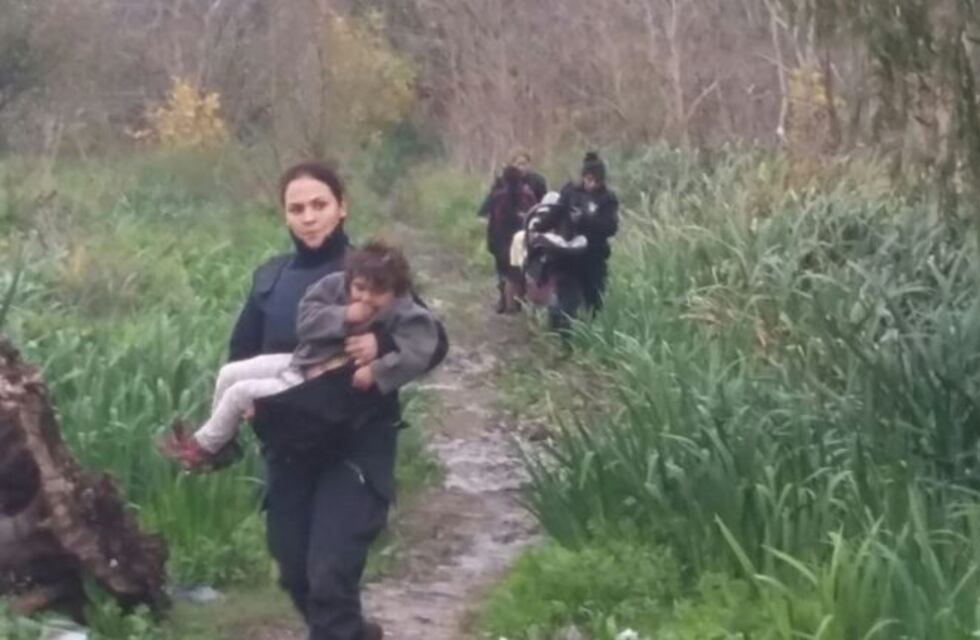 Encontraron a cinco chicos abandonados: estaban hambrientos y desnudos