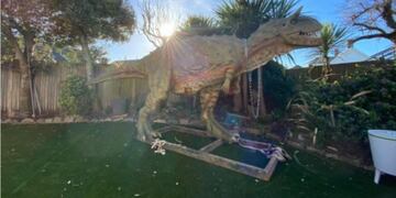 El dinosaurio gigante en la casa de Andre Bisson\u002E