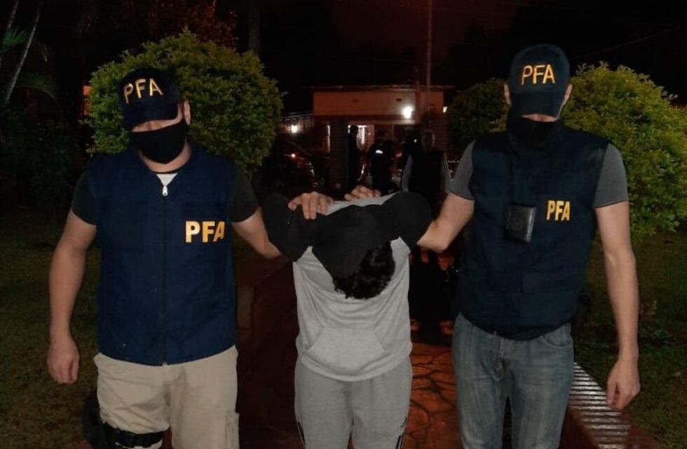 Secuestraron un arma de fuego y una planta de marihuana durante un allanamiento