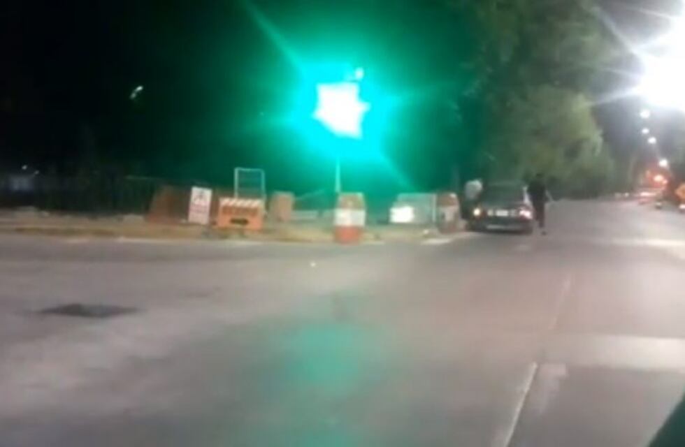 Estacionaron el auto y robaron baldosones que eran para el tránsito de ciegos