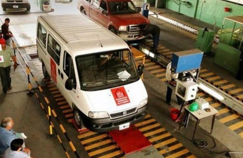 Buscan imponer por ley la revisión técnica de autos