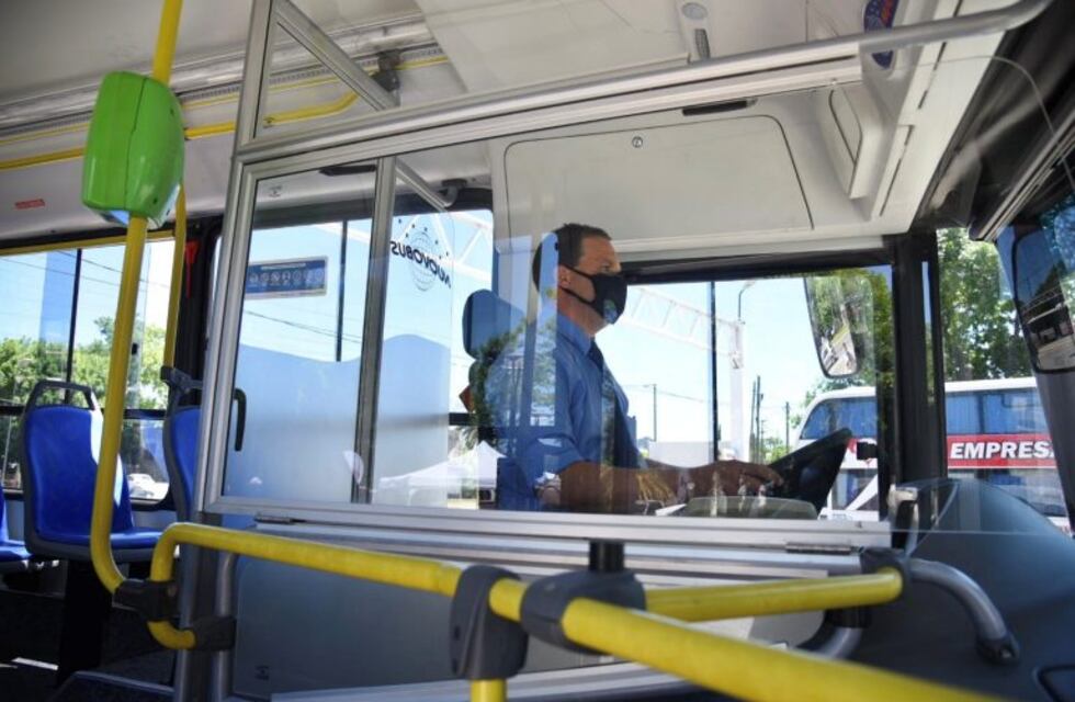 Asaltan y golpean a dos choferes de colectivo en La Plata