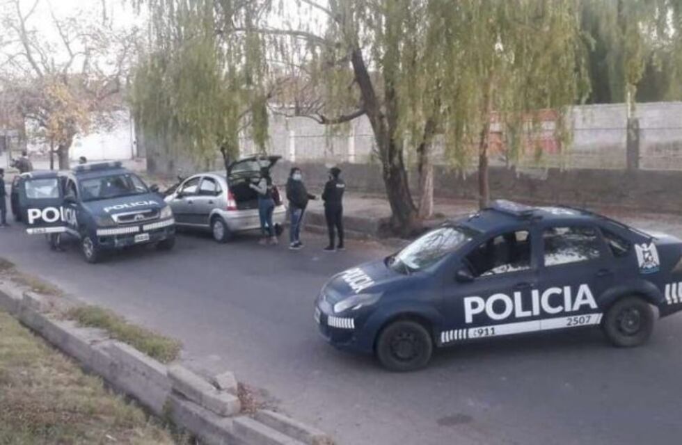 Detuvieron a dos personas por delivery de drogas
