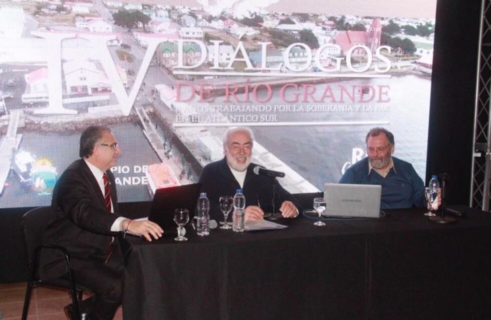 Eduardo Barcesat criticó el texto de Ley Malvinas