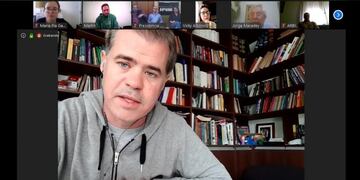 Martín Piaggio - intendente de Gualeguaychú junto a integrantes del COES\nCrédito: Prensa MDG