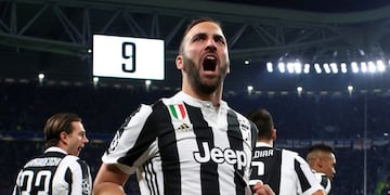 Soccer Football - Champions League - Juventus vs Tottenham Hotspur - Allianz Stadium, Turin, Italy - February 13, 2018   Juventus’ Gonzalo Higuain celebrates scoring their first goal    REUTERS/Max Rossi