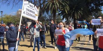 Multitudinaria marcha en Venado Tuerto en contra de las restricciones de Perotti