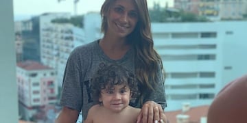 El hermano menor de Thiago y Mateo nació en marzo de 2018\u002E (@antonelaroccuzzo)