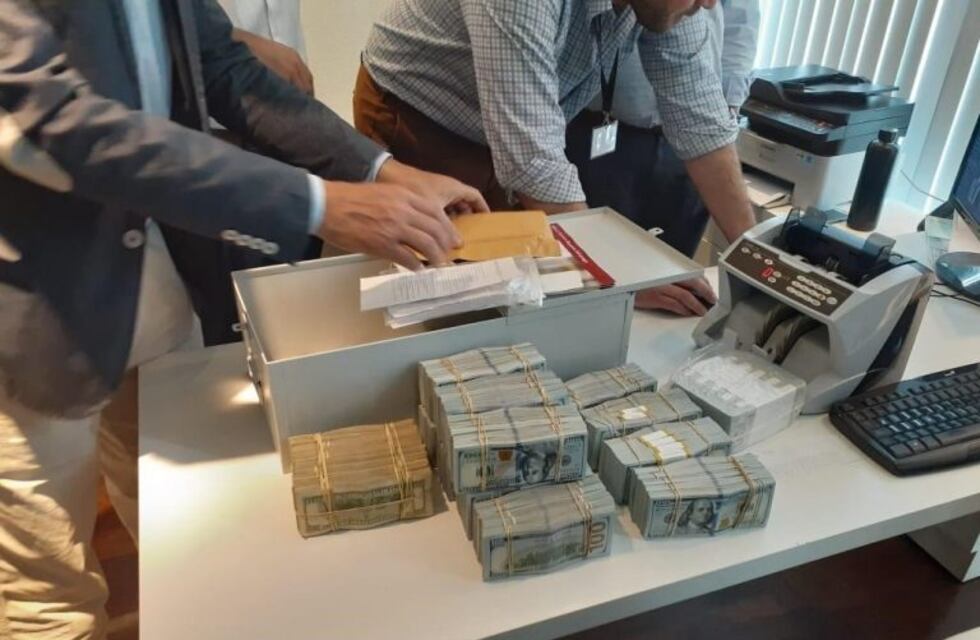 Desarman presunta financiera ilegal y detienen a cuatro personas