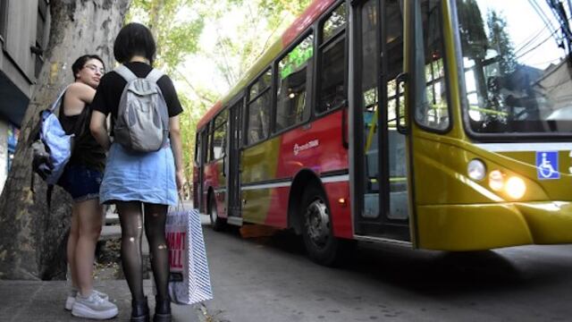 Estudiantes piden que vuelva la linea directa de transporte hacia la UNCuyo