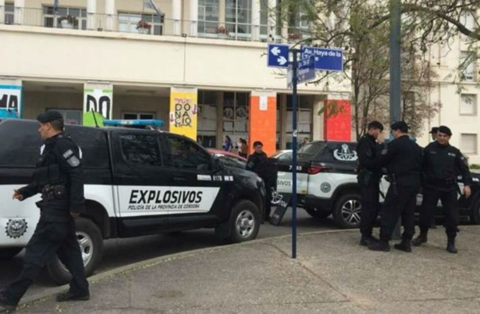 Denuncian que la amenaza de bomba era una "operación delirante" para terminar la toma