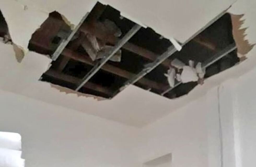 Hospital San Martín: se derrumbó parte del techo de un consultorio