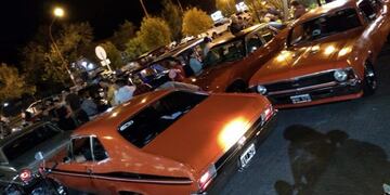 Mi viejo Chevrolet, encuentro en Plaza Francia