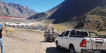 Cuatro horas de demora para cruzar a Chile