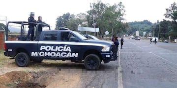 Encuentran cuerpos colgando de un puente en México (Web)