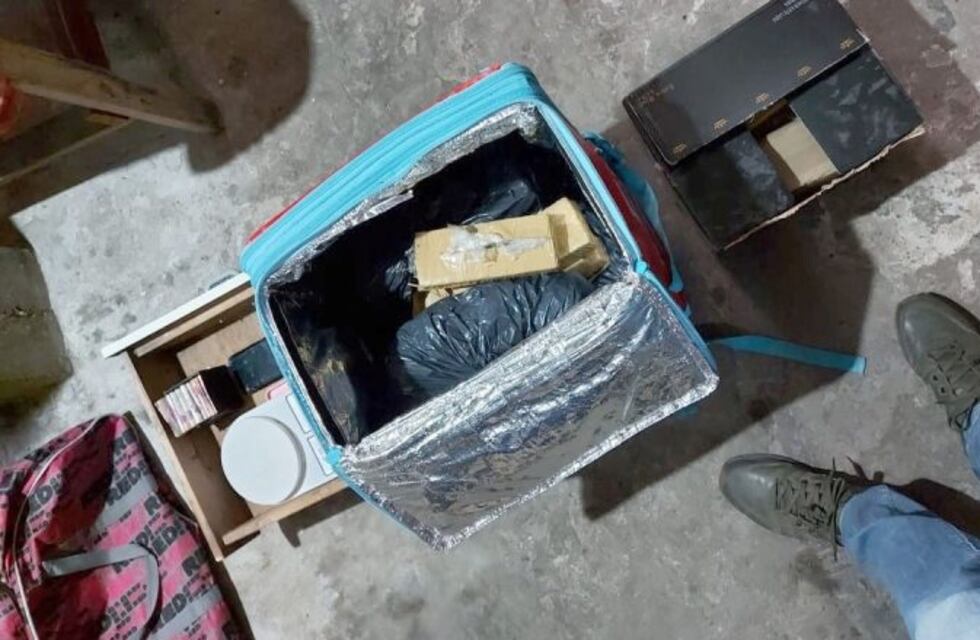 Hallaron 22 kilos de marihuana en una caja de aplicaciones de delivery