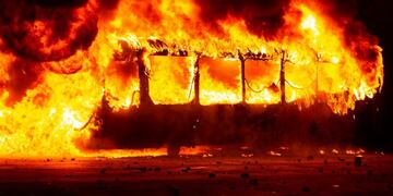 Así quedaron los lugares atacados en Chile luego de las protestas (Foto: CLAUDIO REYES / AFP)