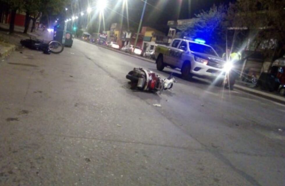 Quedaron tres heridos tras un choque de motocicletas