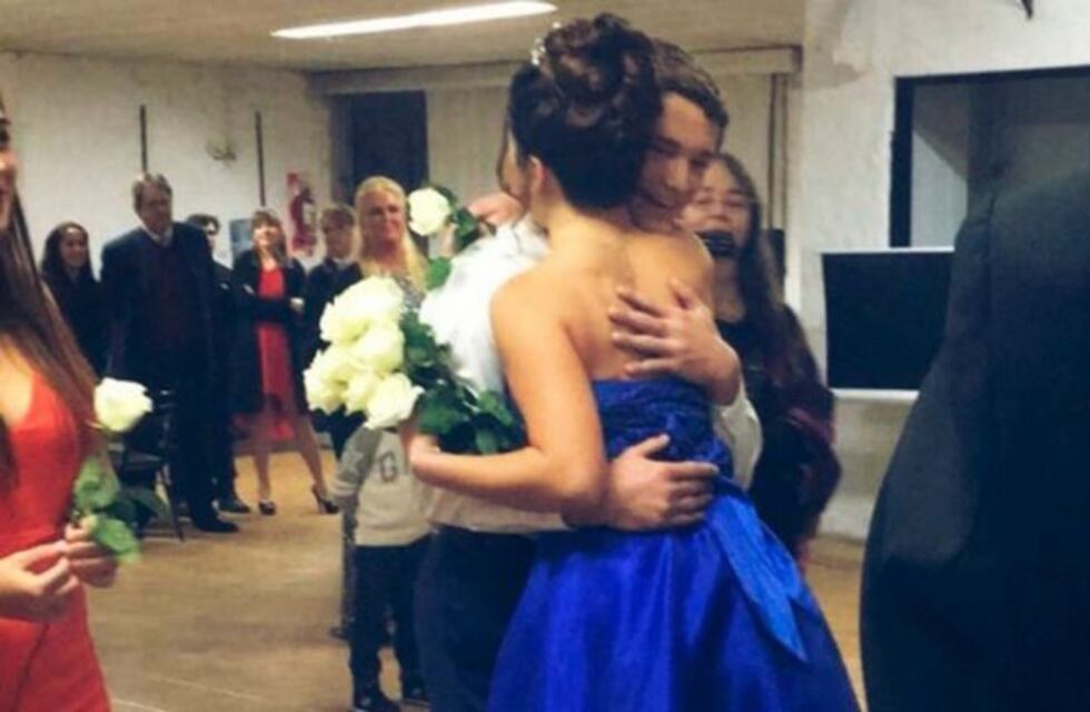 Sus amigas la dejaron plantada en su fiesta de 15 y ella las escrachó públicamente