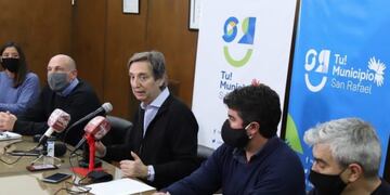 El intendente de San Rafael, Emir Félix, presentó este martes el programa \