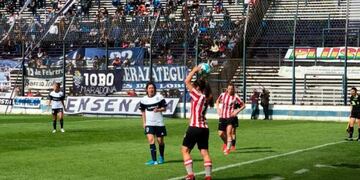 Igualaron 3 a 3 en el clásico platense (web)\u002E