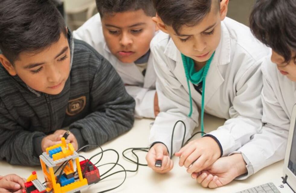 Nación comenzó a equipar escuelas riojanas a través del programa Aprender Conectados