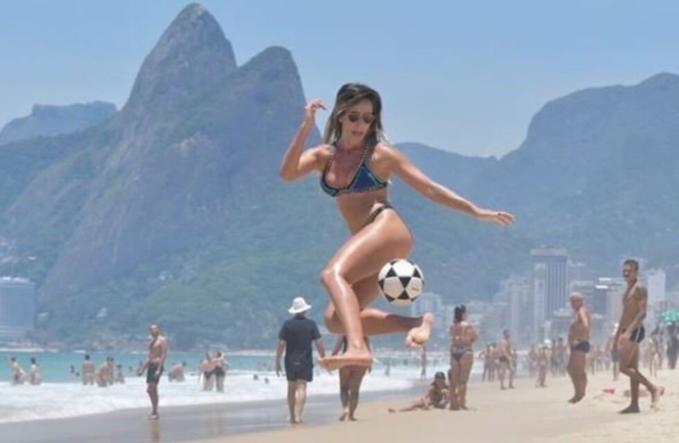 La sexy amiga de Ronaldinho que deslumbra en Punta del Este