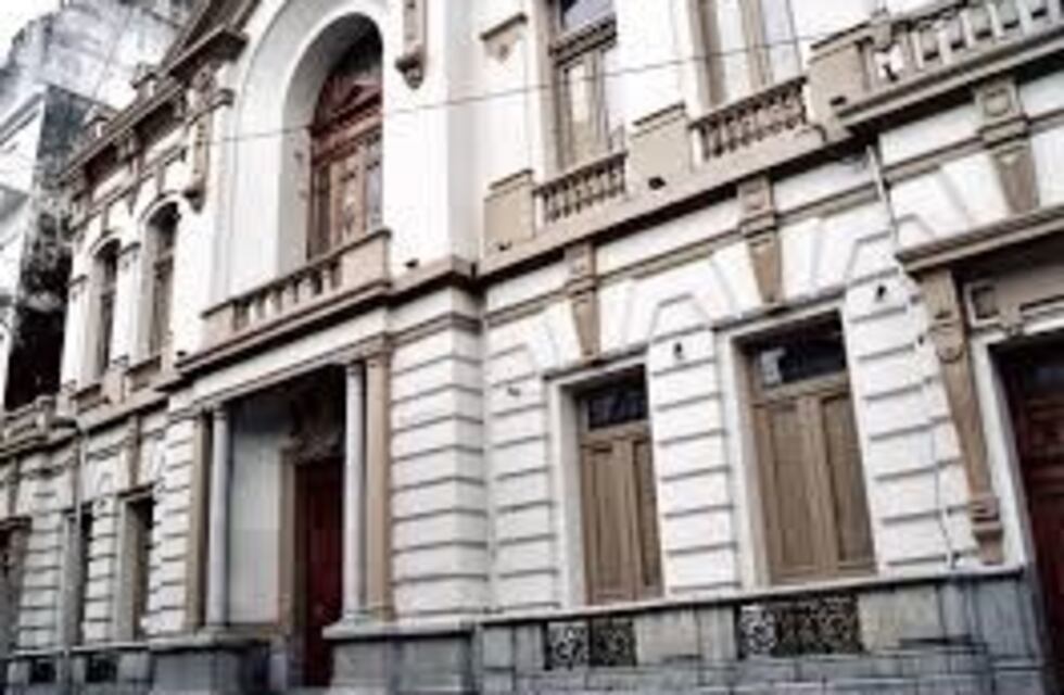 En la sala del Timoteo Navarro se inaugura una muestra solidaria del proyecto "Pintó una ayuda 3"